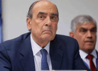 Francos dijo que las versiones sobre su salida obedecen a «rumores de baja estofa»