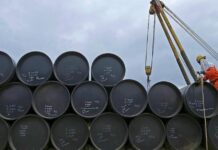El precio del petróleo a 100 dólares se consolida por tensión global