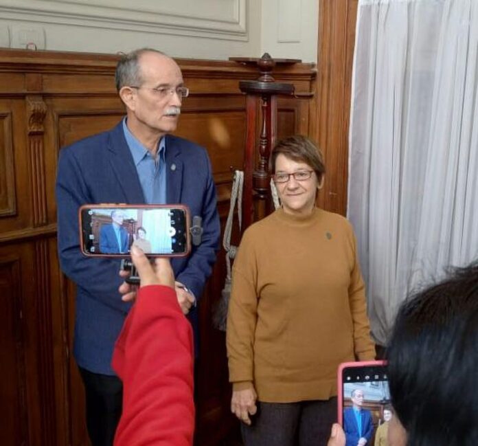 cabrera-y-abdala-explican-su-postura-ante-tercer-m.jpg