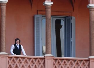 Gobierno de Milei supera récord de renuncias con 274 funcionarios