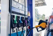 Ventas de combustibles cayeron 6,4% interanual en julio Estación de servicio con surtidores de combustible.