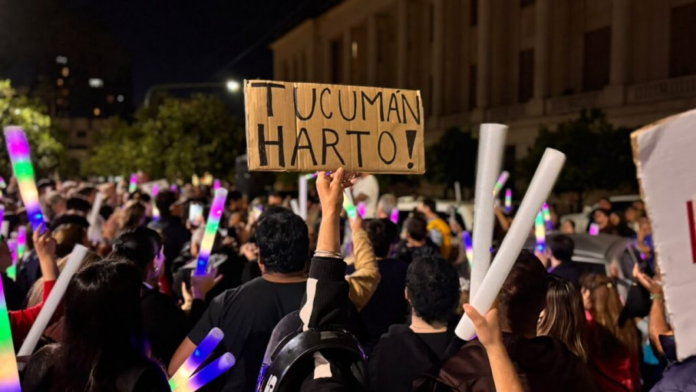 masiva-protesta-contra-edet-en-plaza-yrigoyen-por-el-tarifaz Protesta contra EDET en plaza Yrigoyen